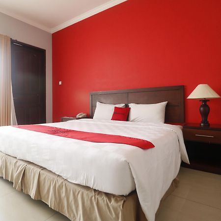 RedDoorz Premium @ Bukit Damai Indah Hotel Balikpapan  Luaran gambar