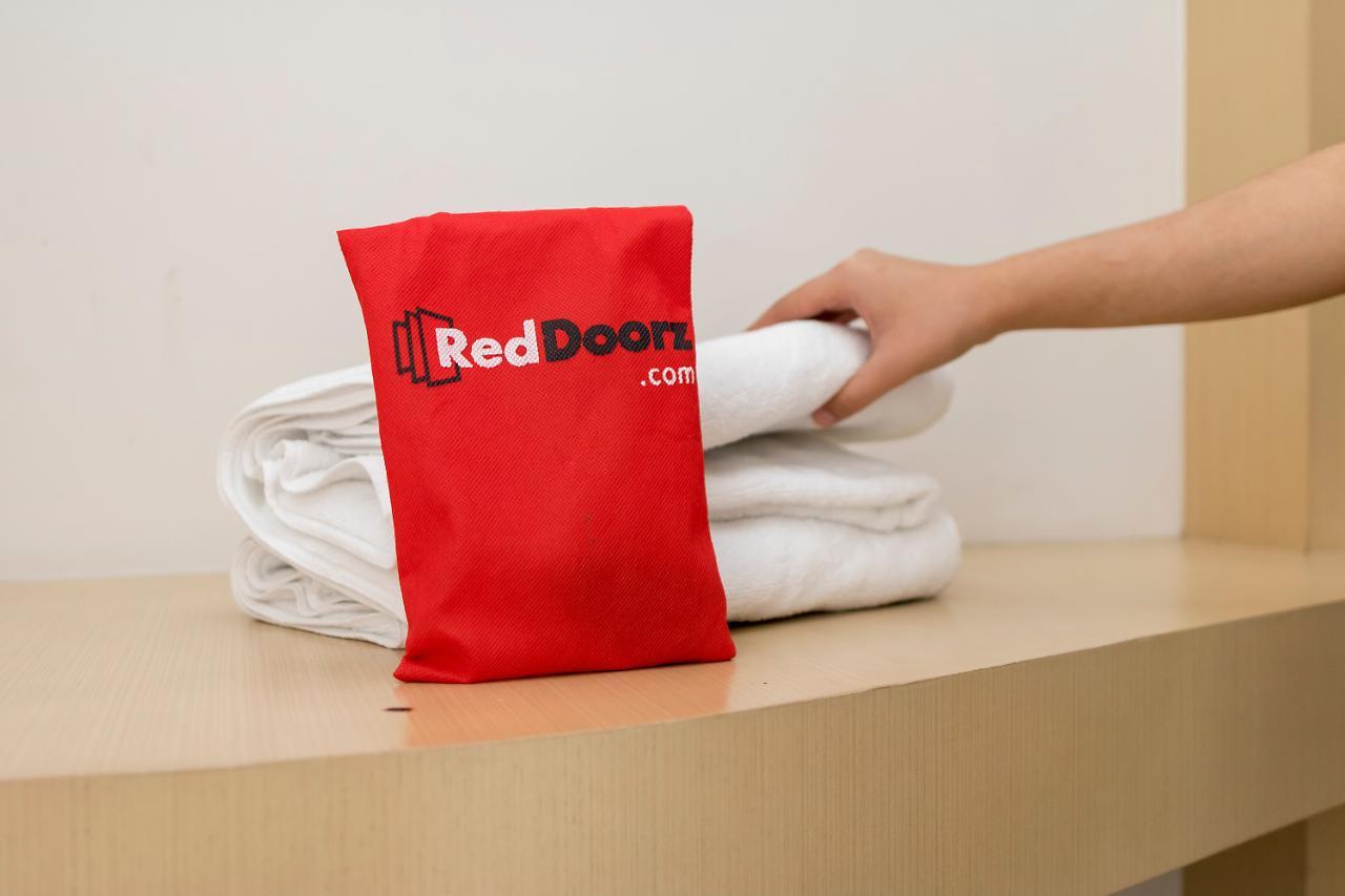 RedDoorz Premium @ Bukit Damai Indah Hotel Balikpapan  Luaran gambar