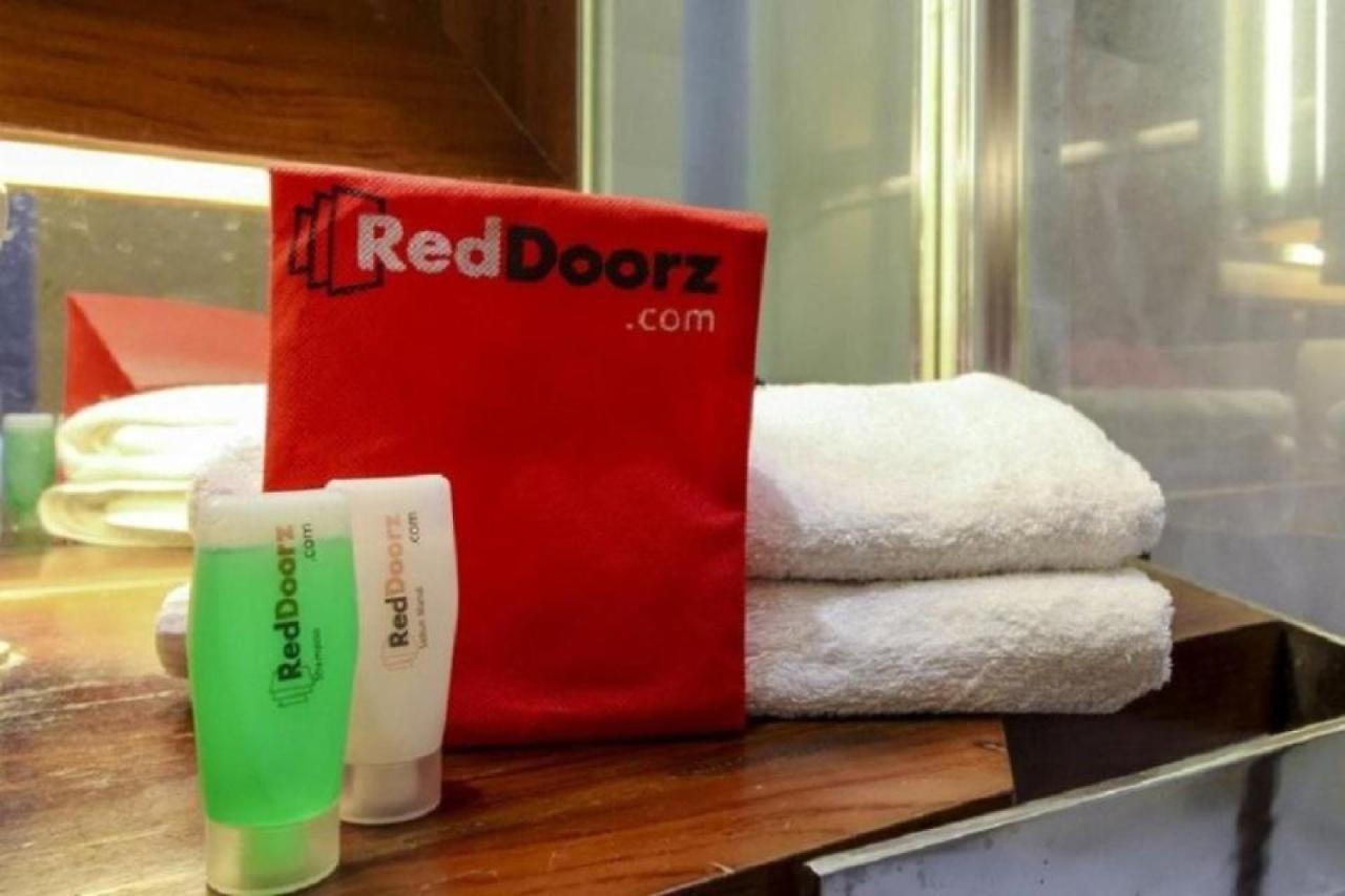 RedDoorz Premium @ Bukit Damai Indah Hotel Balikpapan  Luaran gambar