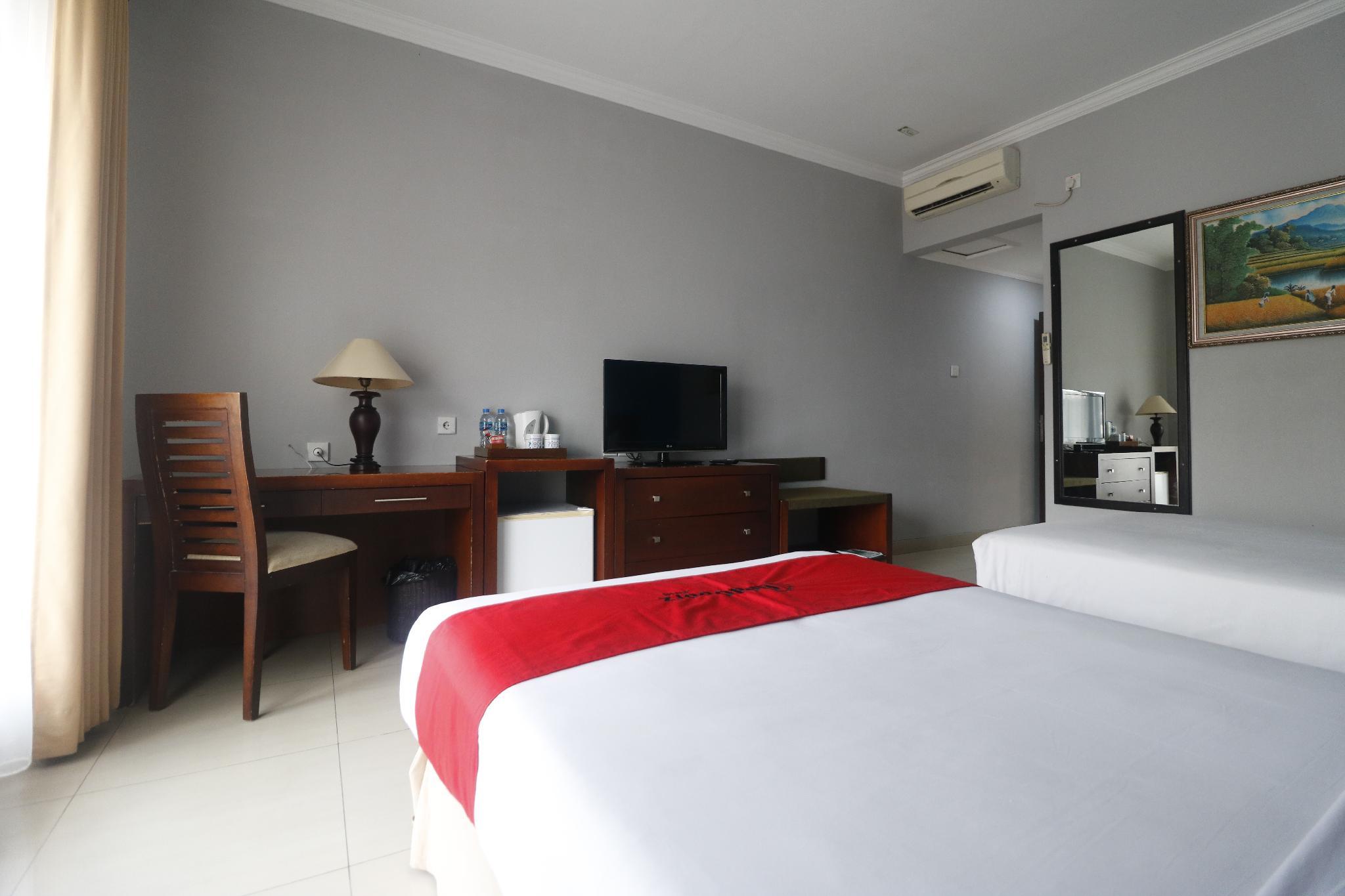RedDoorz Premium @ Bukit Damai Indah Hotel Balikpapan  Luaran gambar