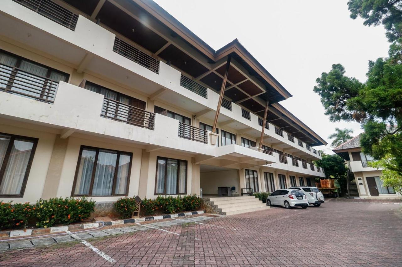 RedDoorz Premium @ Bukit Damai Indah Hotel Balikpapan  Luaran gambar