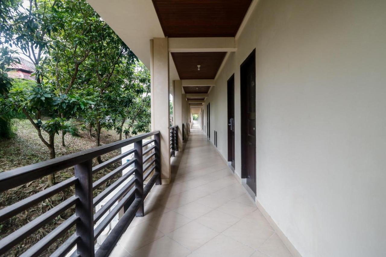 RedDoorz Premium @ Bukit Damai Indah Hotel Balikpapan  Luaran gambar